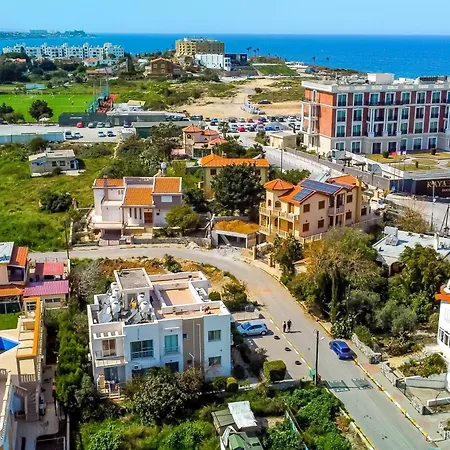 Romantiс Two-Bedroom Apartment With Sea View Girne Dış mekan fotoğraf