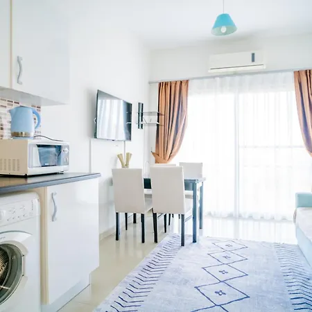 Romantiс Two-Bedroom Apartment With Sea View Girne Dış mekan fotoğraf