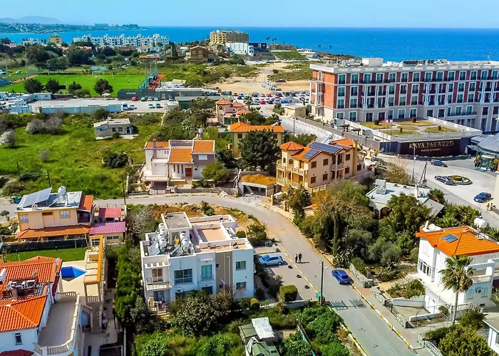 Romantiс Two-Bedroom Apartment With Sea View