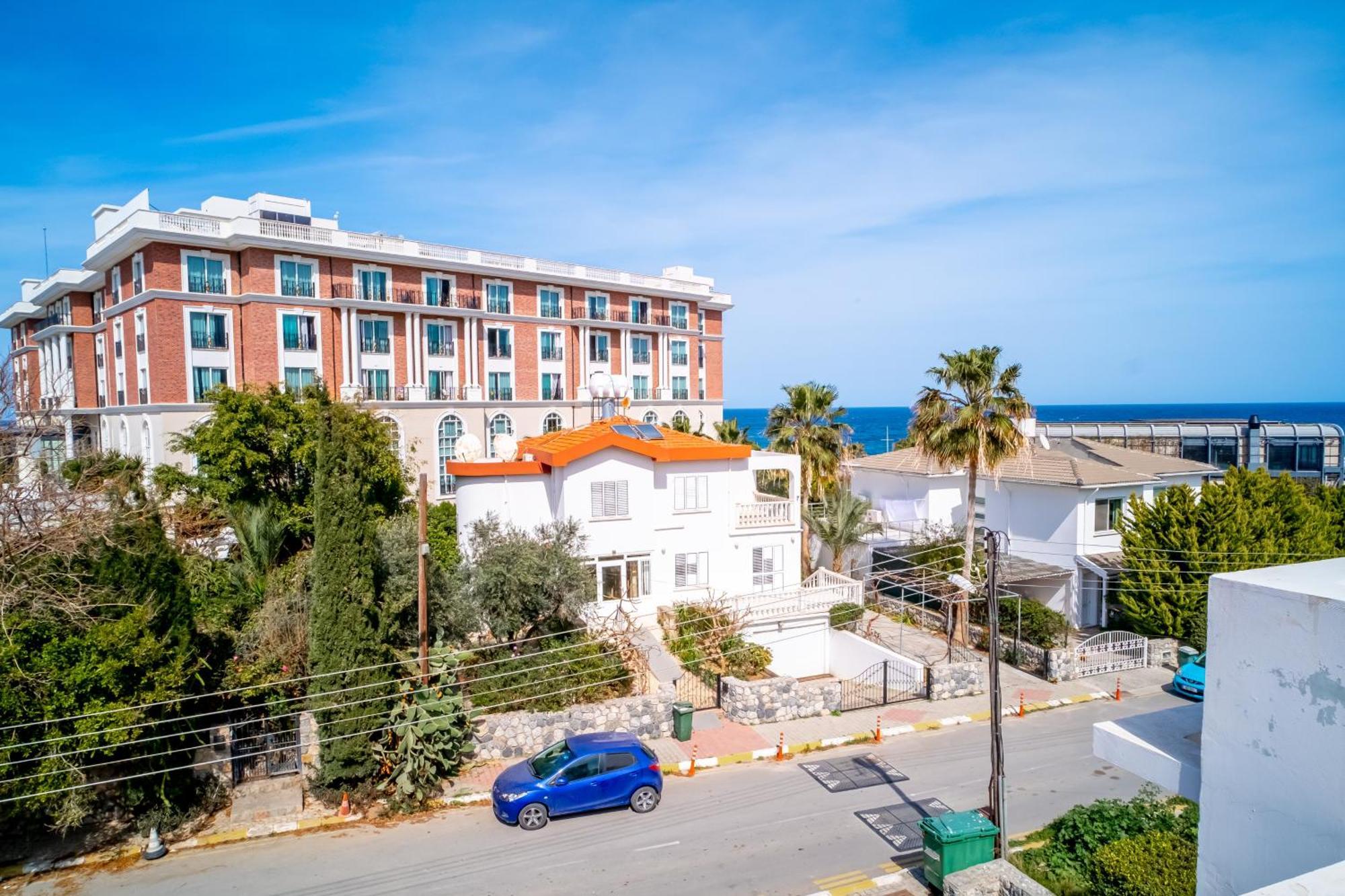 Romantiс Two-bedroom With Sea View Apartment