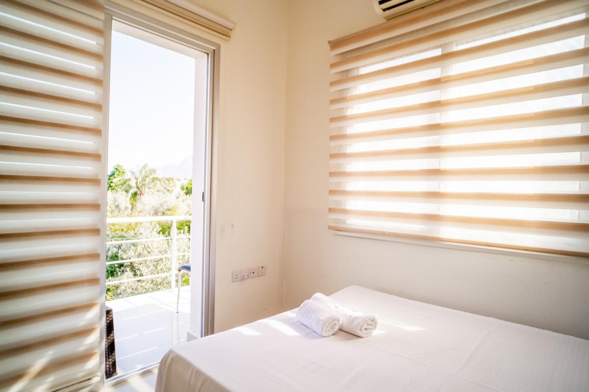 Apartment Romantiс Two-bedroom With Sea View