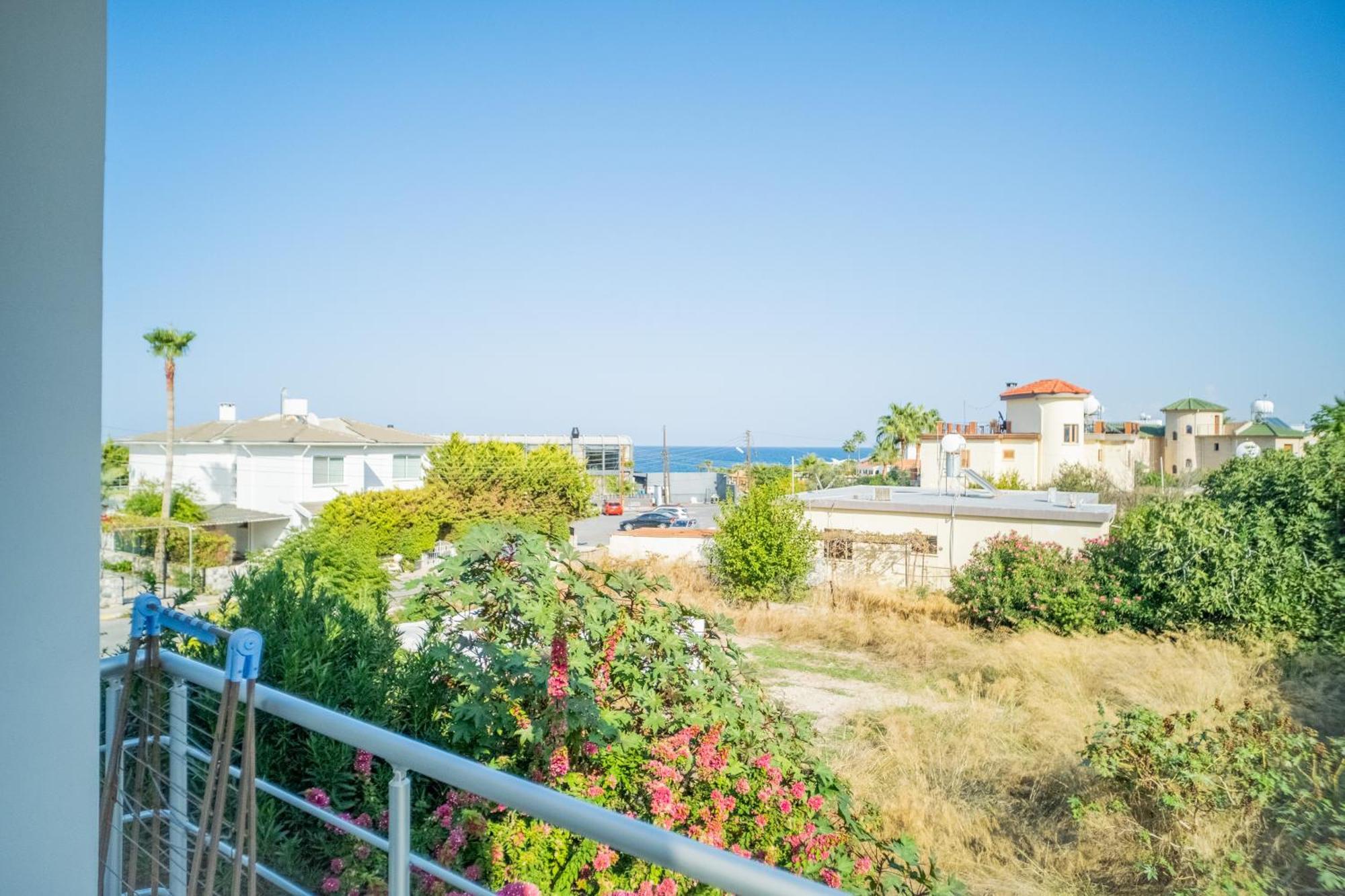 Romantiс Two-bedroom With Sea View Apartment
