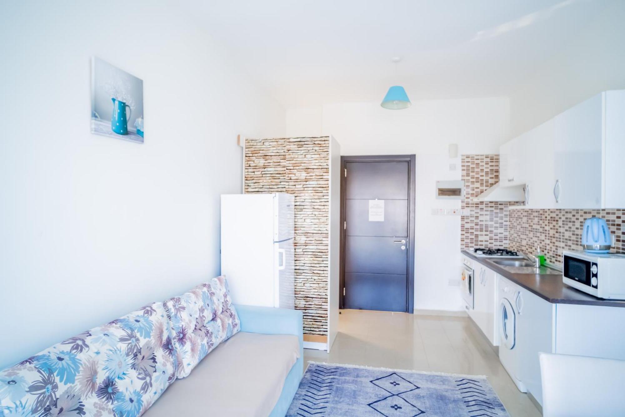 Apartment Romantiс Two-bedroom With Sea View *